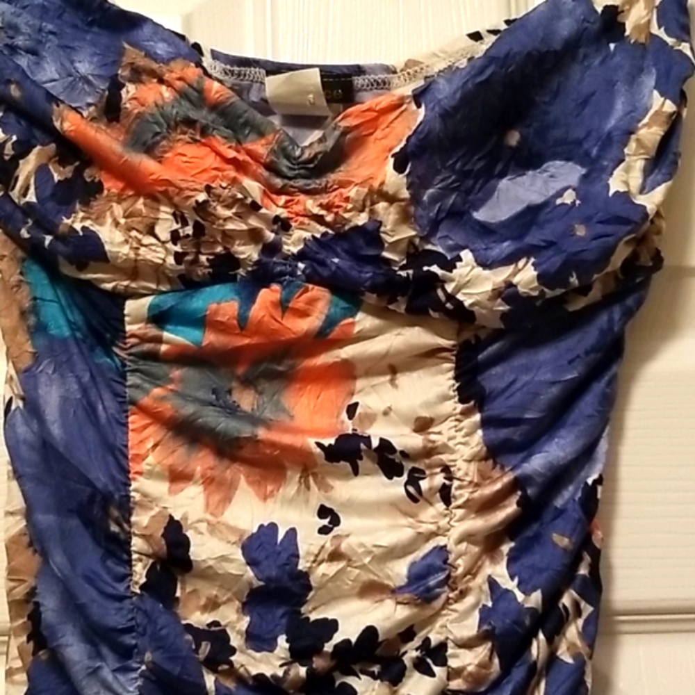 Dress - Picture 2 of 2